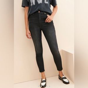 Classic Black Wrangler Jeans Size 28